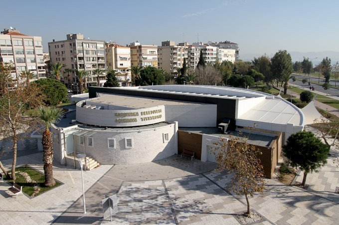 Karşıyaka Açıkhava Tiyatrosu 